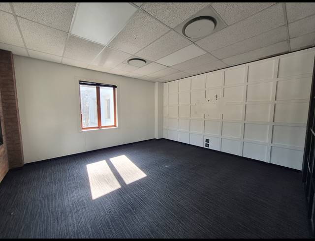 1,627M² OFFICE TO LET IN SANDTON CENTRAL